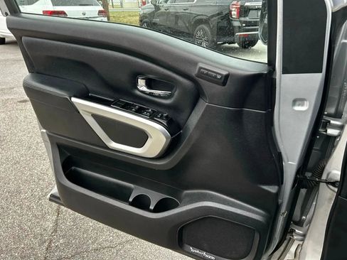 Used 2017 Nissan Titan SL image 35