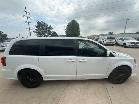 Used 2019 Dodge Grand Caravan GT FWD image 6