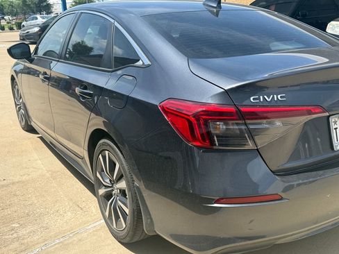 Used 2023 Honda Civic EX image 8