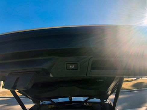 Used 2020 Land Rover Range Rover Velar R-Dynamic S image 55