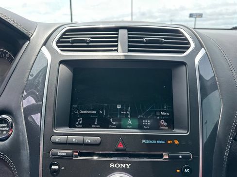 Used 2018 Ford Explorer Platinum AWD/4WD image 19
