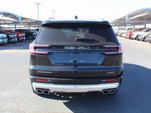 Used 2024 GMC Acadia Denali image 4