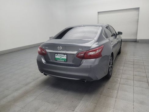 Used 2018 Nissan Altima 2.5 SL FWD image 9