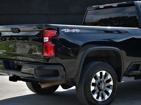 Used 2023 Chevrolet Silverado 2500 Custom w/ Custom Value Package AWD/4WD image 11