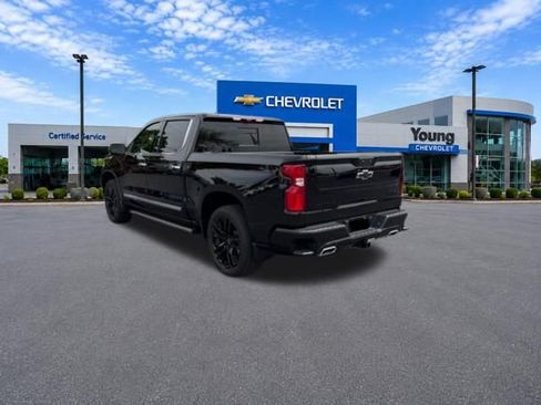 Used 2025 Chevrolet Silverado 1500 High Country AWD/4WD image 5
