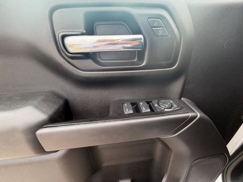 Used 2019 Chevrolet Silverado 1500 Custom w/ Custom Value Package AWD/4WD image 15