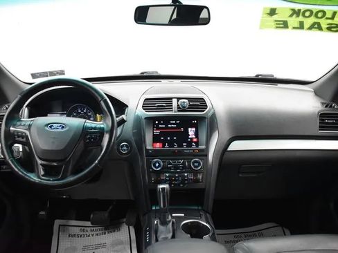 Used 2017 Ford Explorer XLT w/ Equipment Group 202A image 19