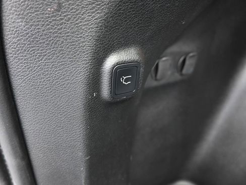 Used 2021 Jeep Cherokee Latitude Lux w/ Comfort/Convenience Group image 38