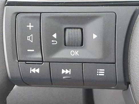 Used 2023 Nissan Rogue Platinum w/ Platinum Premium Package image 21