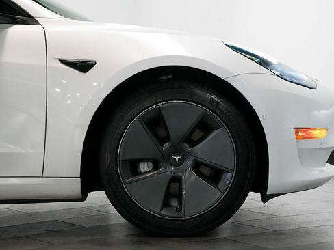 Used 2022 Tesla Model 3 Long Range AWD/4WD image 9
