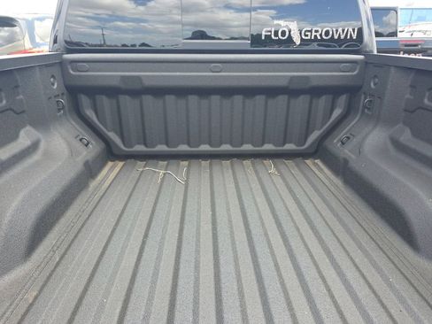 Used 2025 Chevrolet Colorado W/T w/ WT Convenience Package II RWD image 6