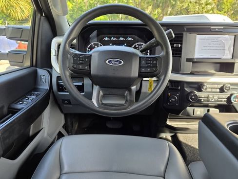 Used 2025 Ford F250 XL AWD/4WD image 11