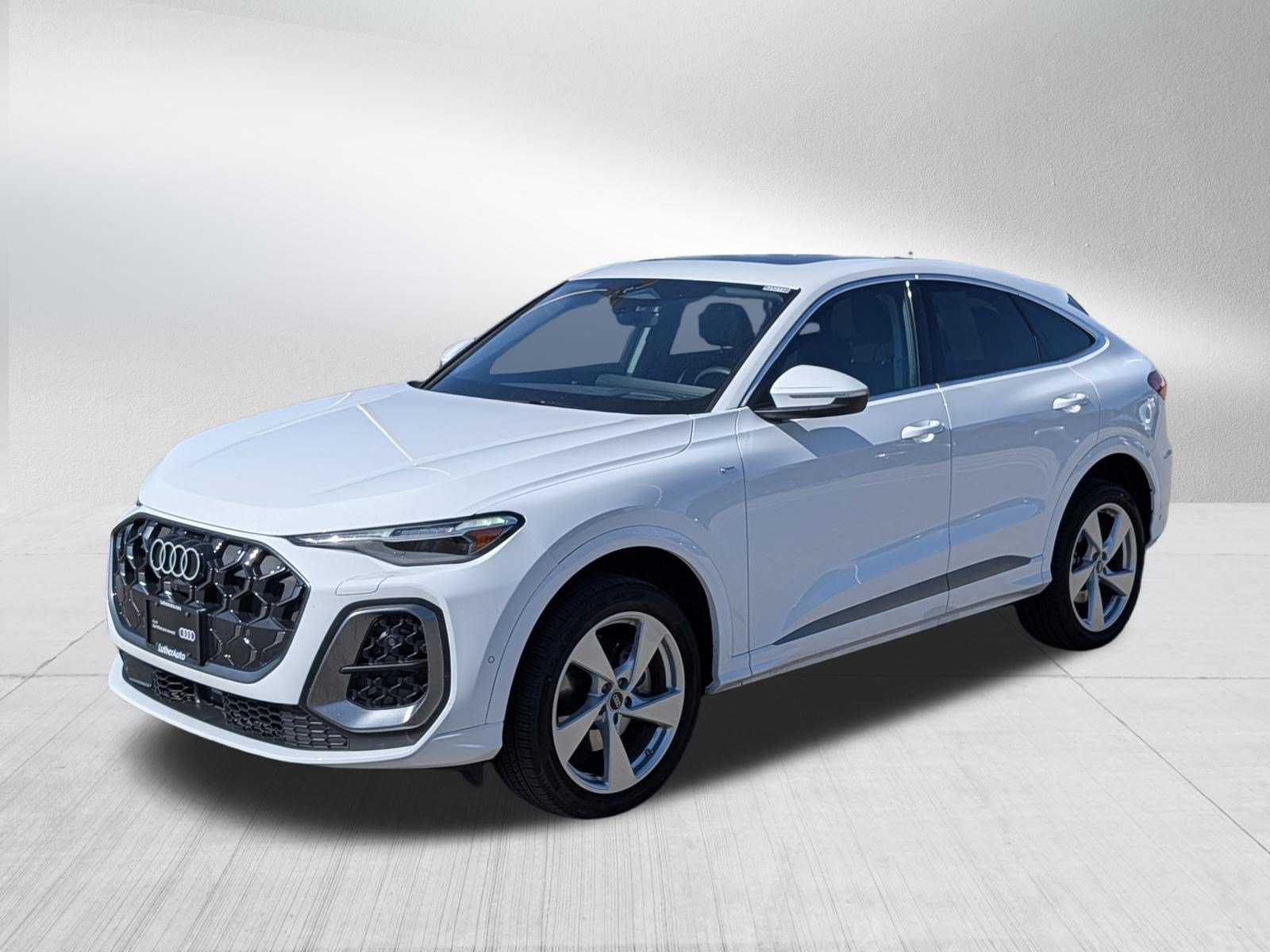 Certified 2025 Audi Q5 Premium Plus AWD/4WD image 3