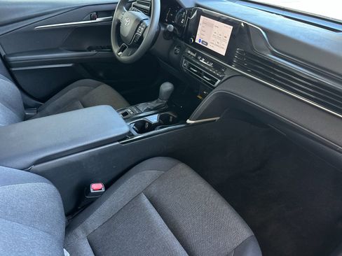 Used 2025 Toyota Camry LE FWD image 14