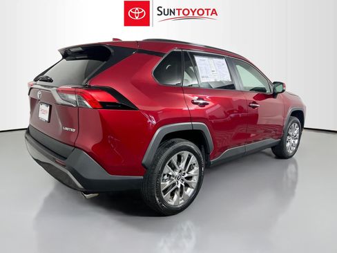 Used 2021 Toyota RAV4 Limited FWD image 4