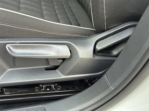 Used 2023 Volkswagen Jetta Sport image 11