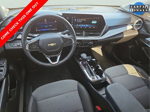 Used 2025 Chevrolet Trax LT w/ Driver Confidence Package image 11