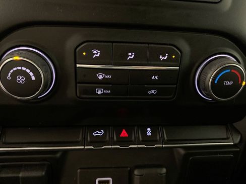 Used 2019 Chevrolet Silverado 1500 Custom w/ Custom Convenience Package image 18