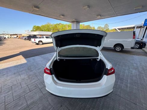 Used 2023 Chevrolet Malibu LS FWD image 9