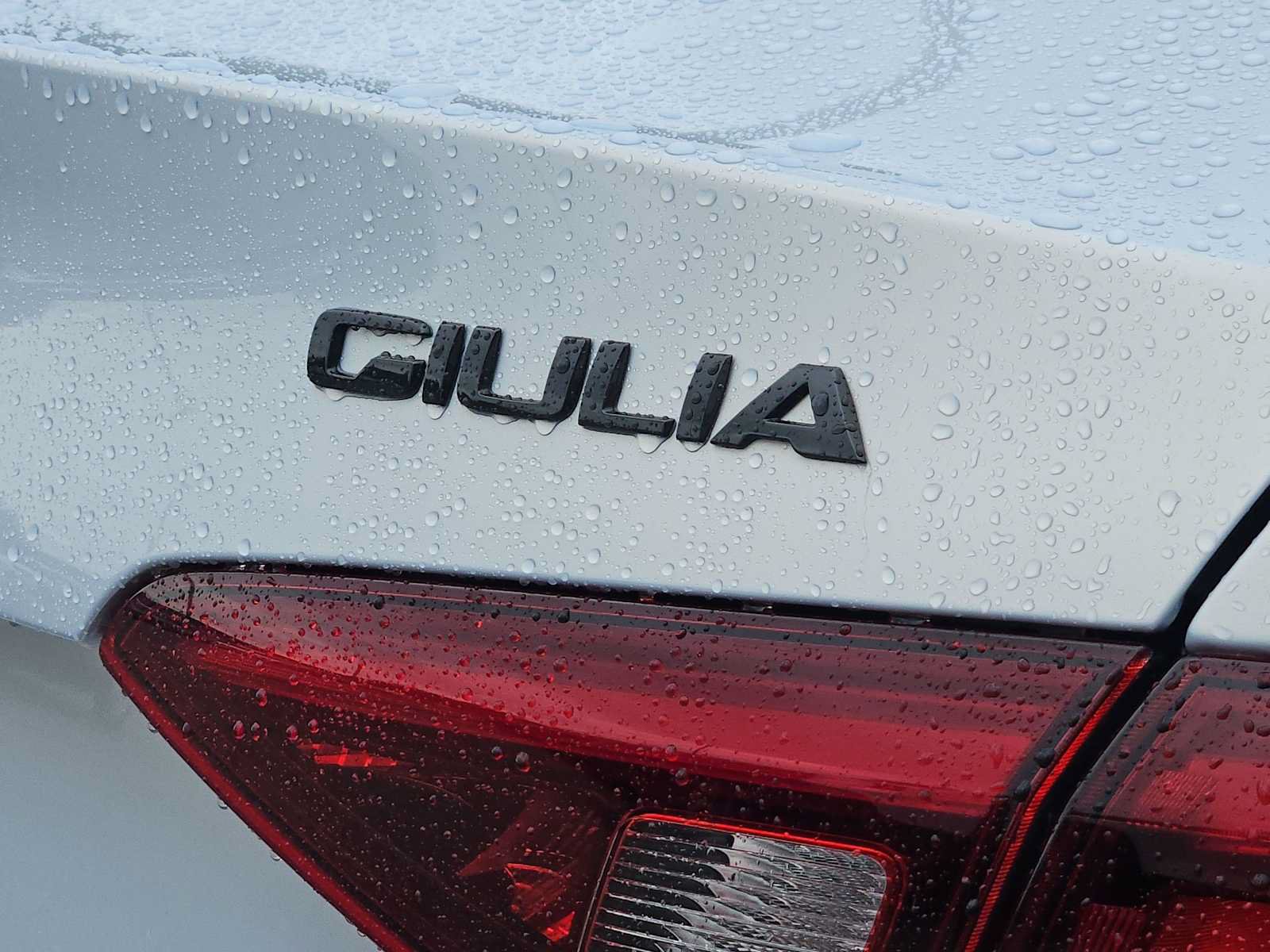 Used 2020 Alfa Romeo Giulia Ti Sport RWD image 12