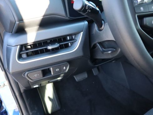 New 2025 Kia K4 LXS image 24