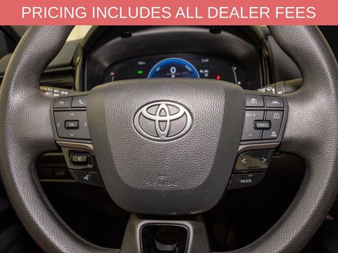 Used 2025 Toyota Camry LE FWD image 18