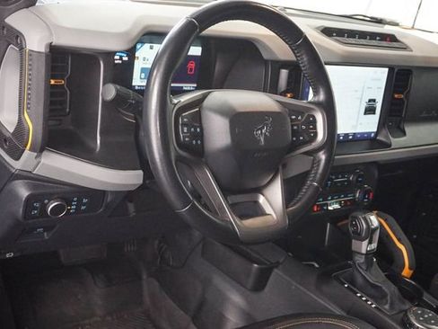 Used 2022 Ford Bronco Badlands image 6