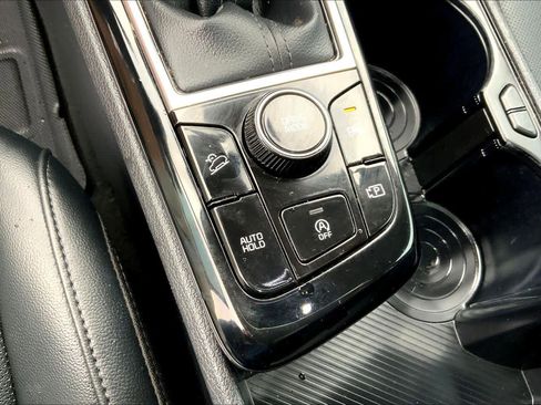Used 2024 Kia Sportage SX image 31