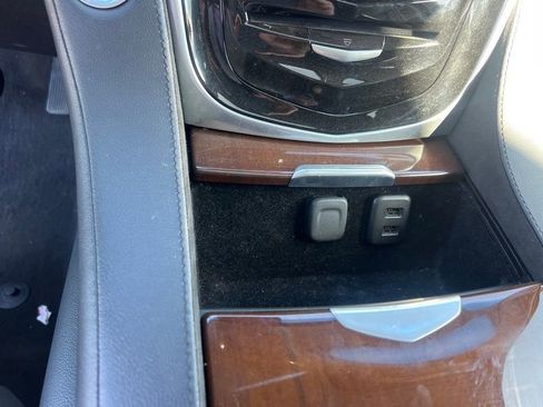 Used 2019 Cadillac Escalade ESV Luxury w/ Escalade Sport Edition AWD/4WD image 17