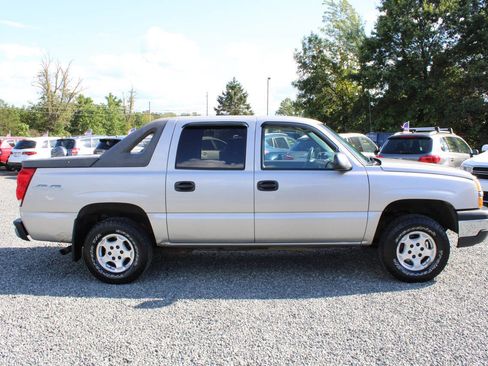 Used 2004 Chevrolet Avalanche 4x4 image 6