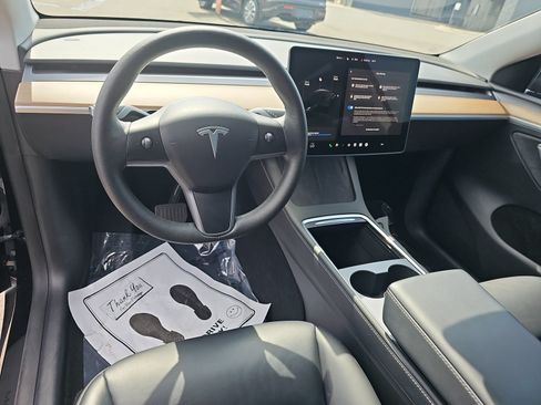 Used 2023 Tesla Model Y Long Range AWD/4WD image 18