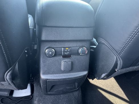 Used 2019 Ford Explorer XLT w/ Equipment Group 202A FWD image 25