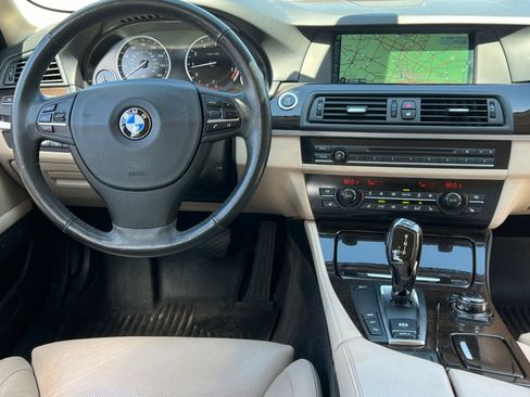 Used 2013 BMW 550i xDrive Sedan AWD/4WD image 32