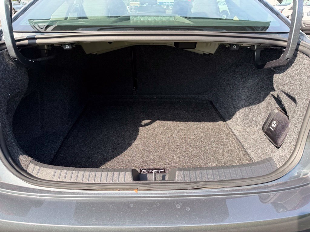 Used 2022 Volkswagen Jetta SE FWD image 36