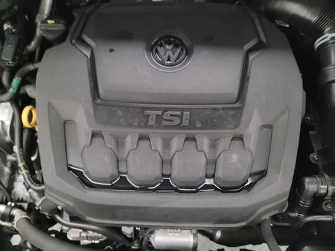 Used 2021 Volkswagen Tiguan S image 30