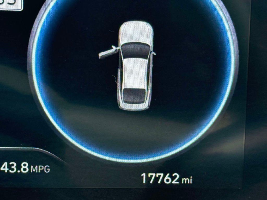 Used 2023 Hyundai Elantra SEL w/ Convenience Package FWD image 17