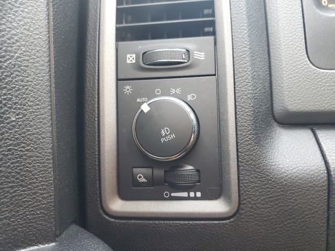 Used 2019 RAM 1500 Express image 23