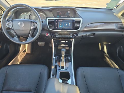 Used 2017 Honda Accord EX-L image 9