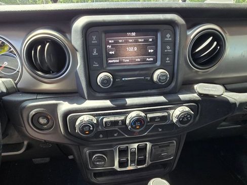 Used 2020 Jeep Gladiator Sport w/ Quick Order Package 24S image 4