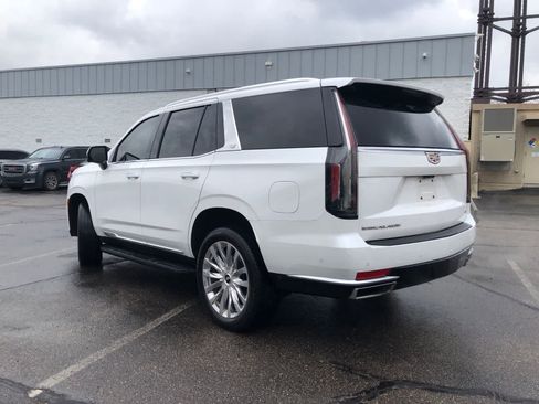 Used 2023 Cadillac Escalade Premium Luxury w/ LPO, Floor Liner Package AWD/4WD image 4