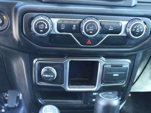 Used 2021 Jeep Wrangler Unlimited Sport AWD/4WD image 15