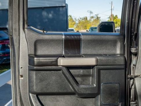 Used 2019 Ford F150 Platinum w/ Equipment Group 701A Luxury image 34