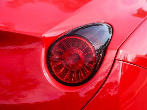 Used 2010 Ferrari California image 17