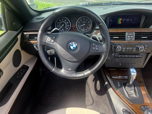 Used 2013 BMW 335i Convertible RWD image 9
