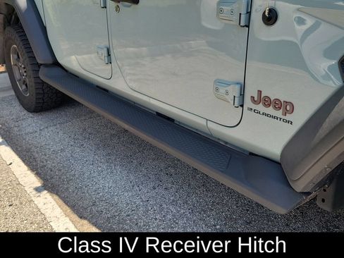Used 2023 Jeep Gladiator Rubicon w/ Trailer Tow Package AWD/4WD image 15