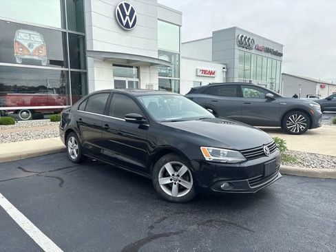 Used 2012 Volkswagen Jetta TDI FWD image 1