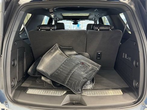Used 2025 Chevrolet Tahoe High Country image 40