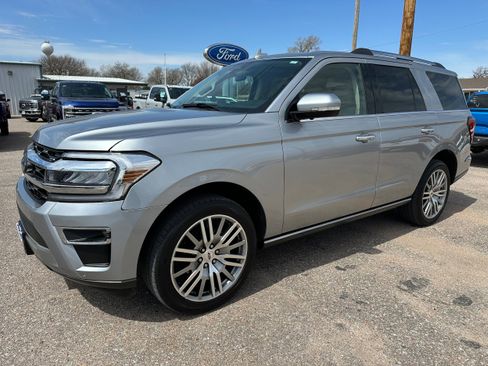 Used 2024 Ford Expedition Limited AWD/4WD image 1