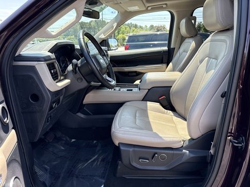 Used 2024 Ford Expedition Max Limited RWD image 16