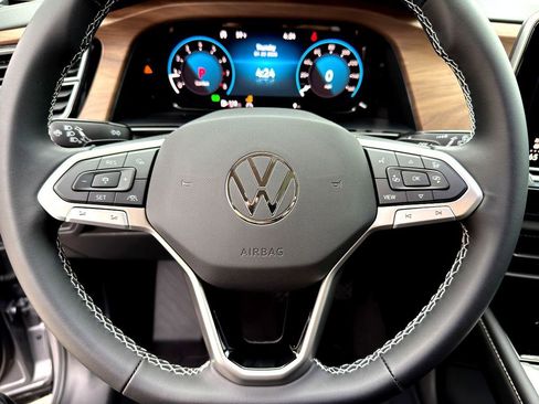 New 2026 Volkswagen Atlas SE FWD image 13
